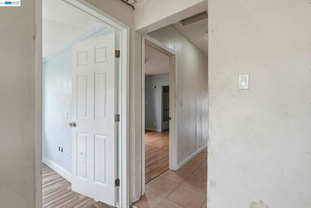 1735 Auseon Ave, Oakland, CA 94621