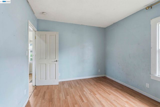 1735 Auseon Ave, Oakland, CA 94621