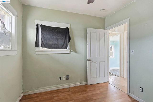 1735 Auseon Ave, Oakland, CA 94621