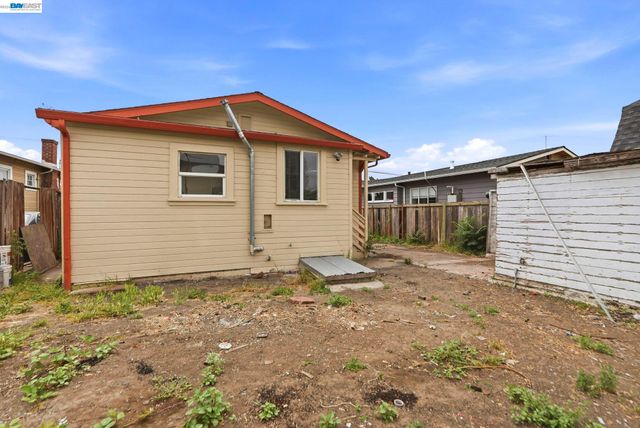 1735 Auseon Ave, Oakland, CA 94621