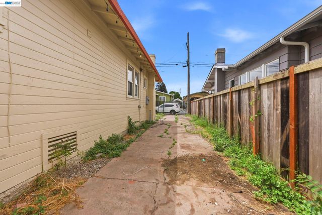 1735 Auseon Ave, Oakland, CA 94621