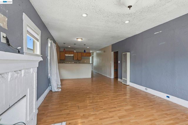 1735 Auseon Ave, Oakland, CA 94621