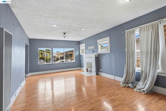 1735 Auseon Ave, Oakland, CA 94621
