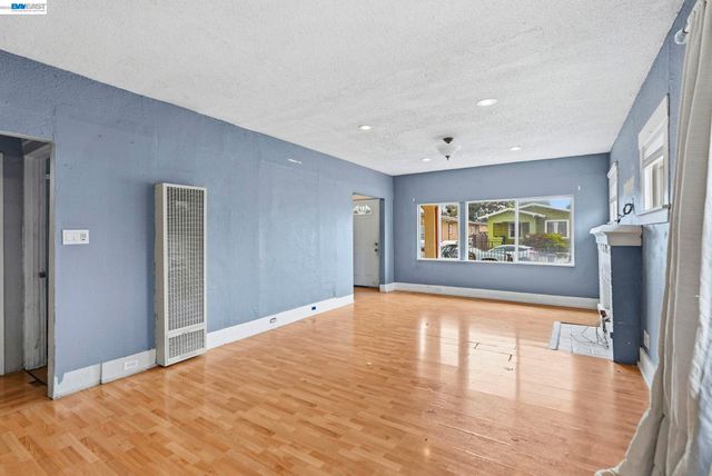 1735 Auseon Ave, Oakland, CA 94621