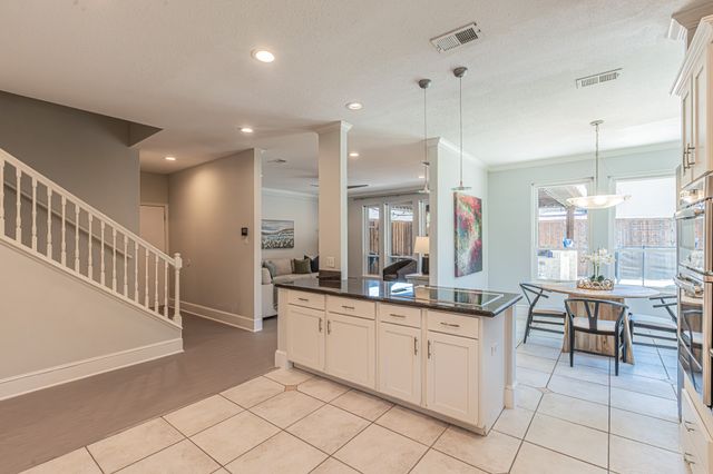 300 Sundance Circle, Irving, TX 75063