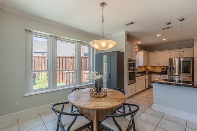 300 Sundance Circle, Irving, TX 75063
