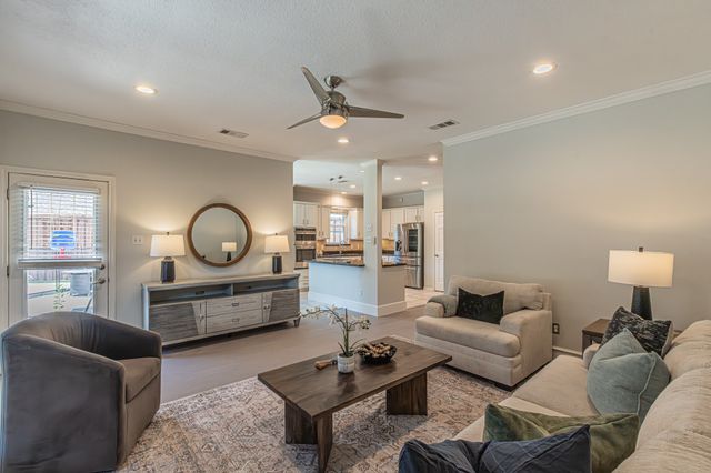 300 Sundance Circle, Irving, TX 75063