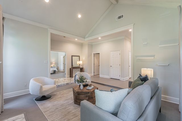 300 Sundance Circle, Irving, TX 75063