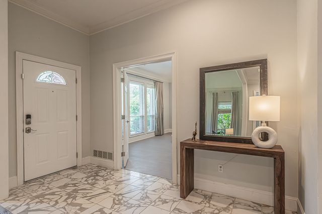 300 Sundance Circle, Irving, TX 75063