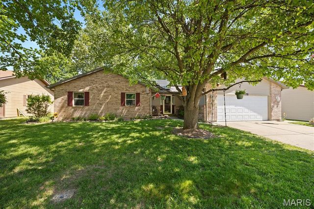 401 Kim Drive, Fairview Heights, IL 62208