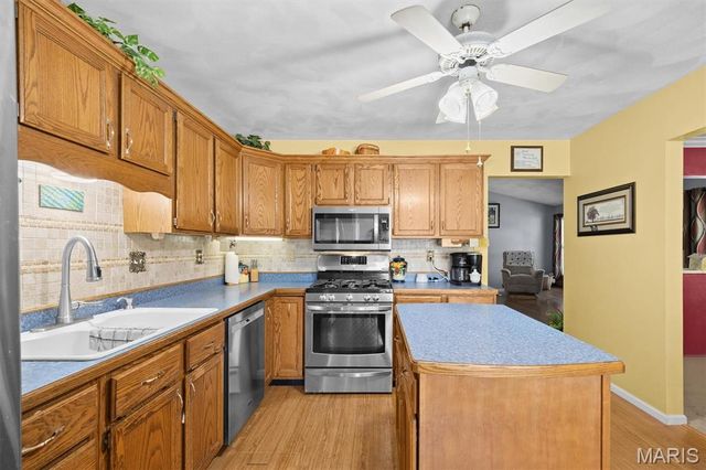 401 Kim Drive, Fairview Heights, IL 62208