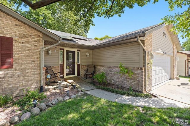 401 Kim Drive, Fairview Heights, IL 62208