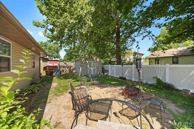 401 Kim Drive, Fairview Heights, IL 62208