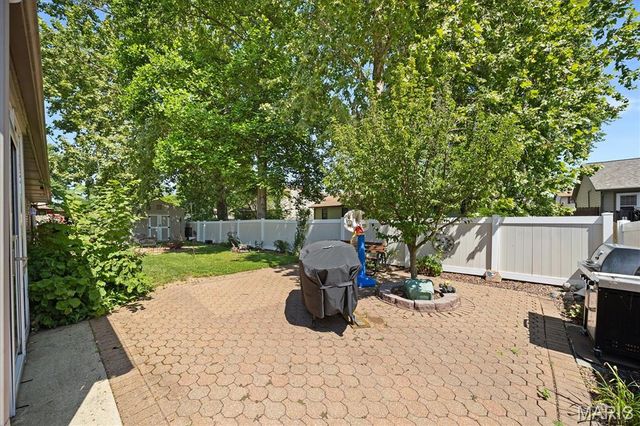 401 Kim Drive, Fairview Heights, IL 62208