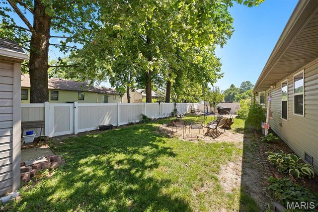 401 Kim Drive, Fairview Heights, IL 62208