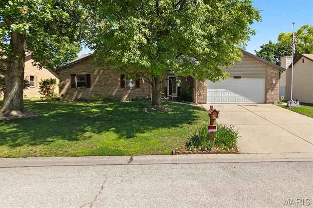 401 Kim Drive, Fairview Heights, IL 62208