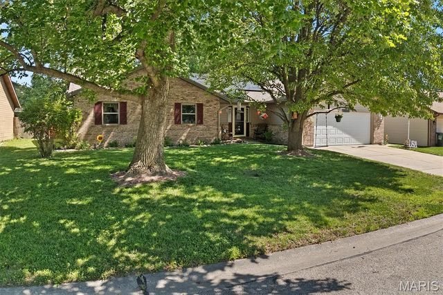 401 Kim Drive, Fairview Heights, IL 62208