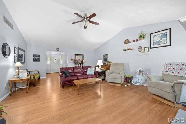 401 Kim Drive, Fairview Heights, IL 62208