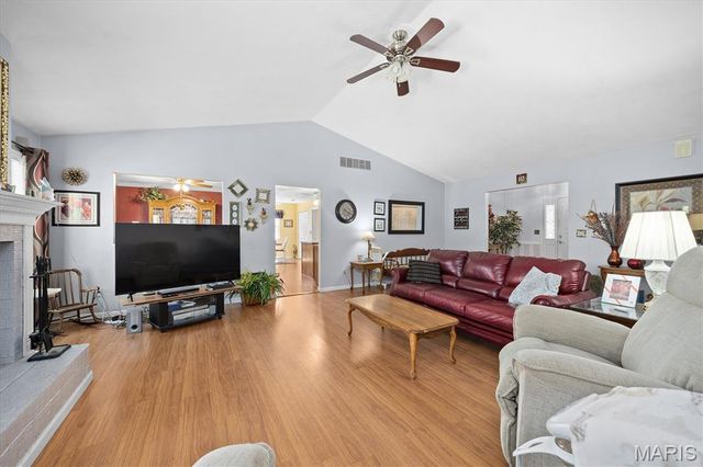 401 Kim Drive, Fairview Heights, IL 62208