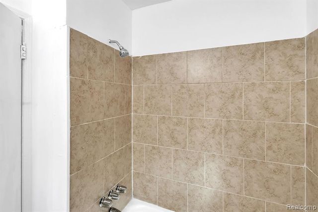 10750 Albany St Street, Oak Park, MI 48237