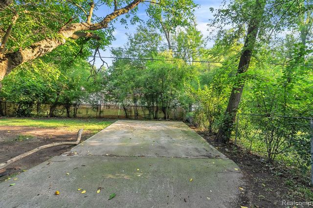 10750 Albany St Street, Oak Park, MI 48237