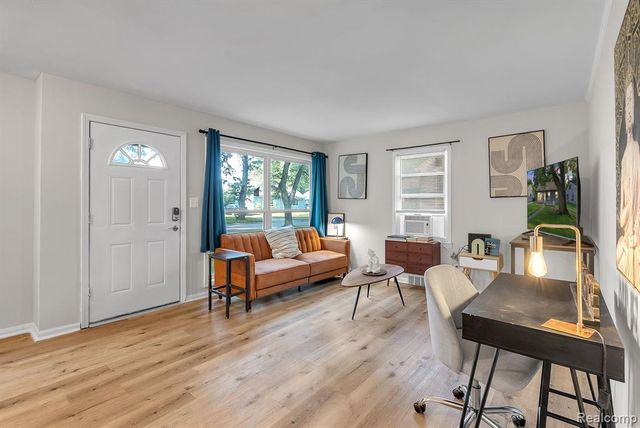 10750 Albany St Street, Oak Park, MI 48237