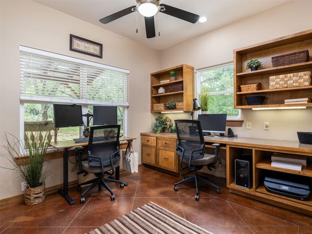 326 Lost Cove DR, Spicewood, TX 78669