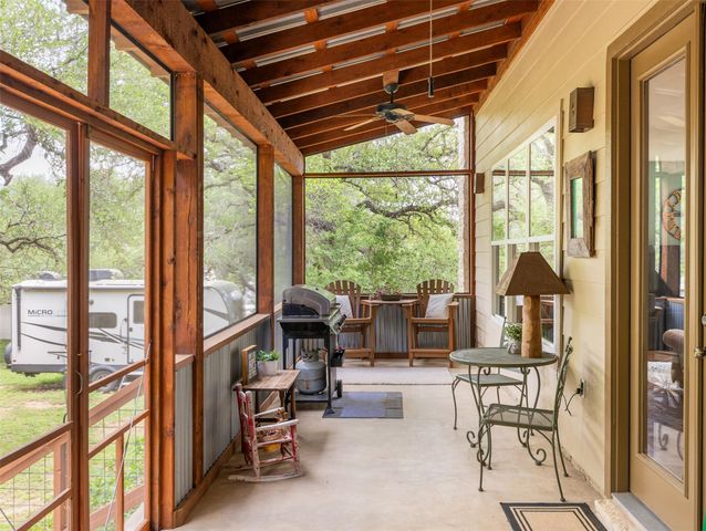 326 Lost Cove DR, Spicewood, TX 78669