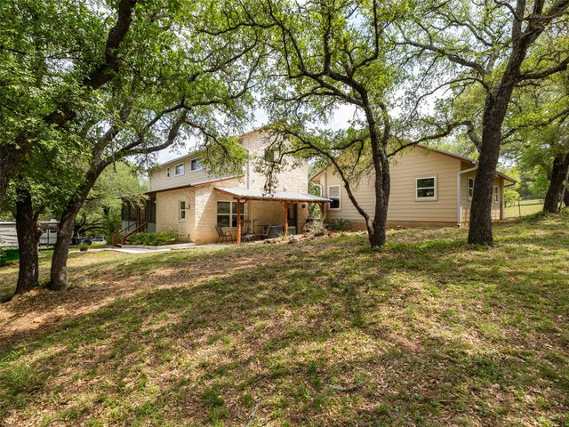 326 Lost Cove DR, Spicewood, TX 78669