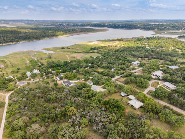 326 Lost Cove DR, Spicewood, TX 78669