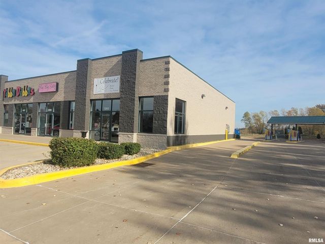 3203 DEVILS GLEN Road, Bettendorf, IA 52722