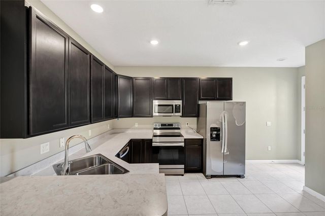 258 BELLA PRESTWICK BOULEVARD, Davenport, FL 33837