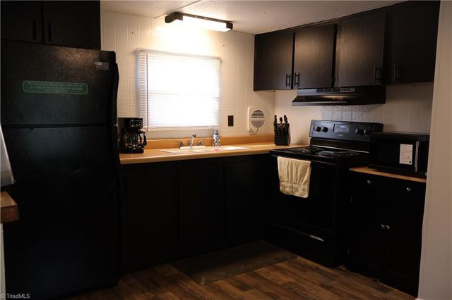 126 Cedarvale Drive, Harmony, NC 28634