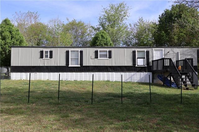 126 Cedarvale Drive, Harmony, NC 28634