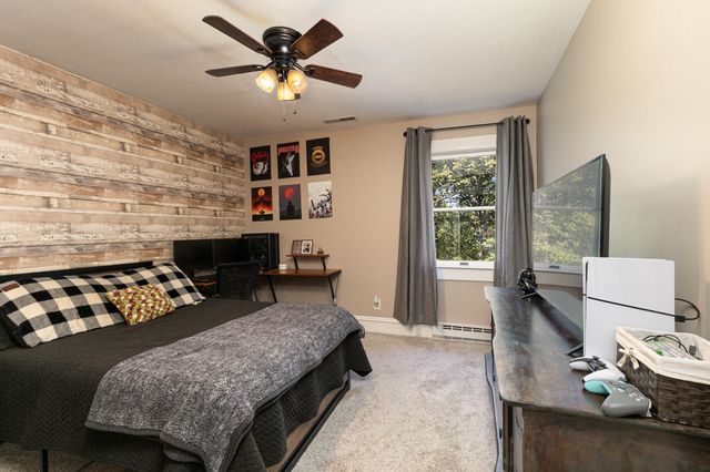 240 Iron Oaks Drive, Ozark, MO 65721