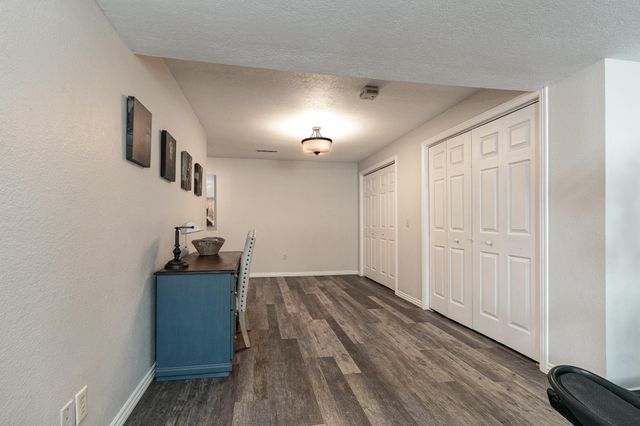 240 Iron Oaks Drive, Ozark, MO 65721