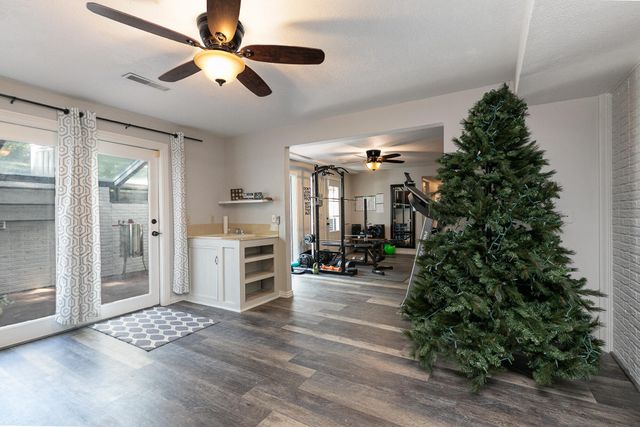 240 Iron Oaks Drive, Ozark, MO 65721