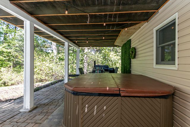 240 Iron Oaks Drive, Ozark, MO 65721