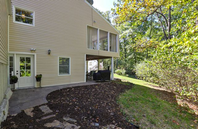 240 Iron Oaks Drive, Ozark, MO 65721