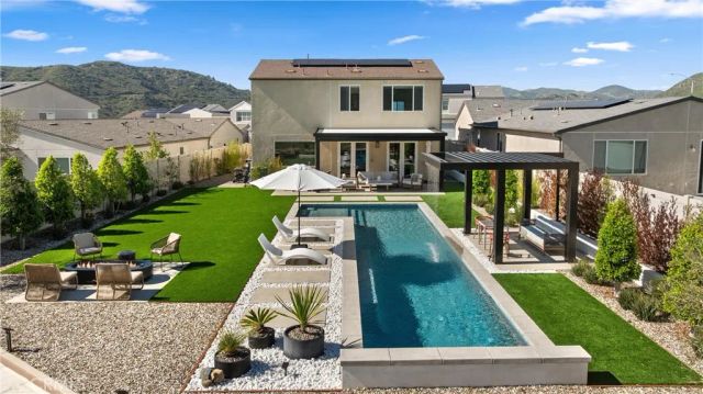 333 Canter Court, Fallbrook, CA 92028