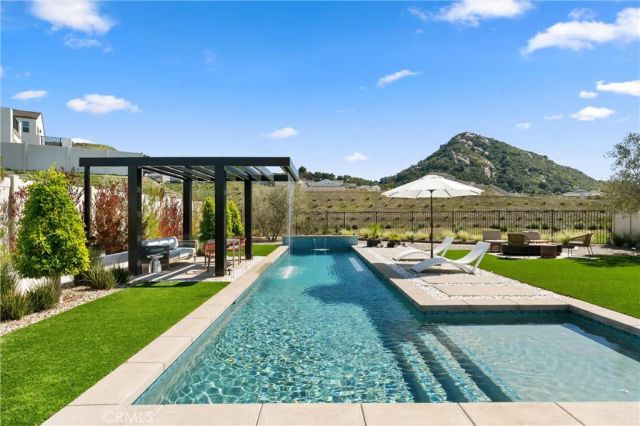 333 Canter Court, Fallbrook, CA 92028