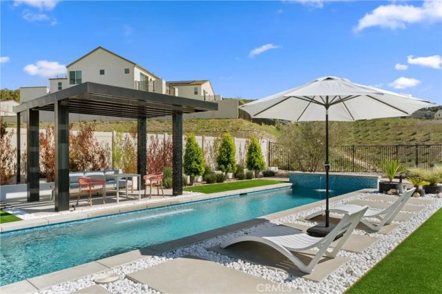 333 Canter Court, Fallbrook, CA 92028