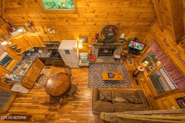 1823 Laurel Valley Way, Sevierville, TN 37862