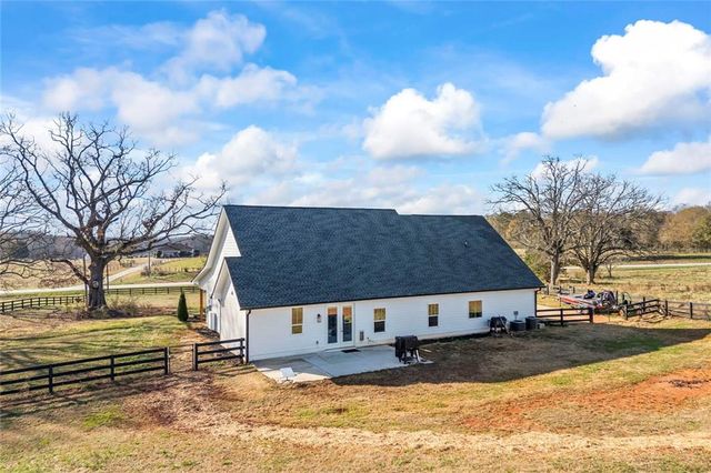 7588 Highway 98 W Road, Commerce, GA 30530