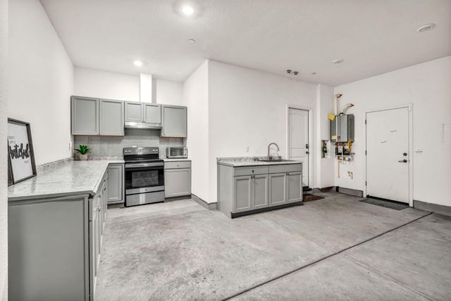 10933 Monomoy Way, Stockton, CA 95219