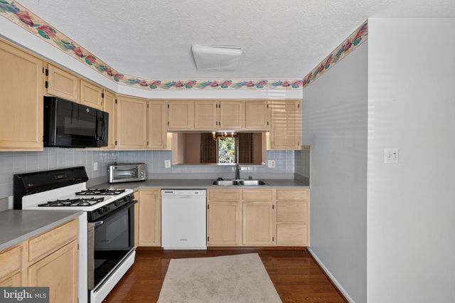 803 ARBERN PL, Newark, DE 19711