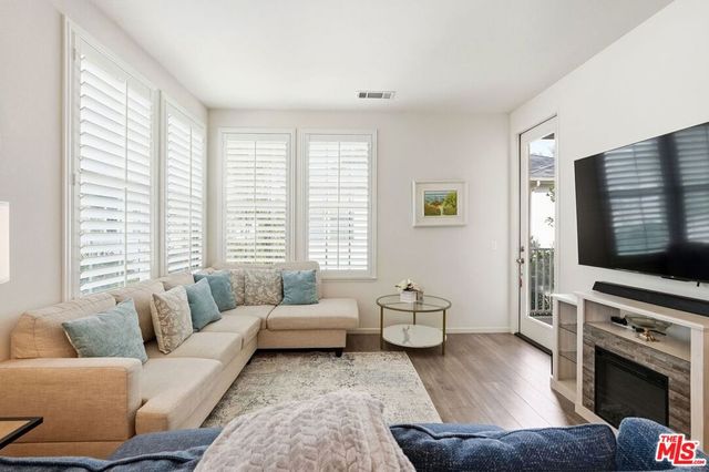 27022 Victoria Lane 87, Valencia, CA 91355