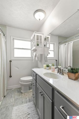 4621 S 46th Street, Lincoln, NE 68516