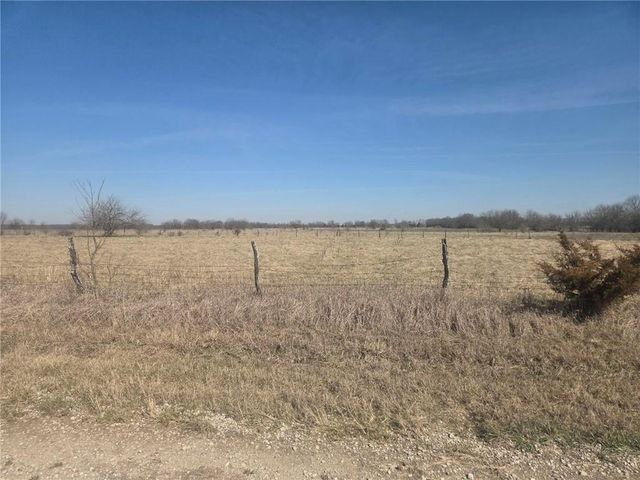5528 W 367th Street, Louisburg, KS 66053