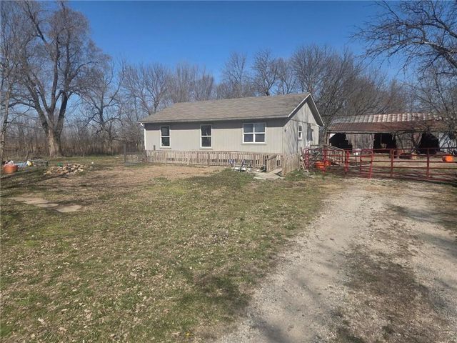 5528 W 367th Street, Louisburg, KS 66053